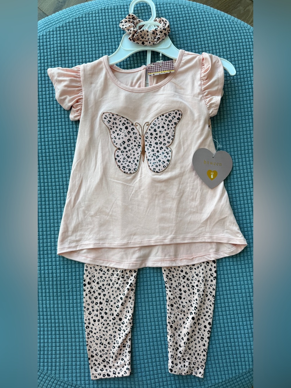 New with tags size 6 girls leggings with matching butterfly top.